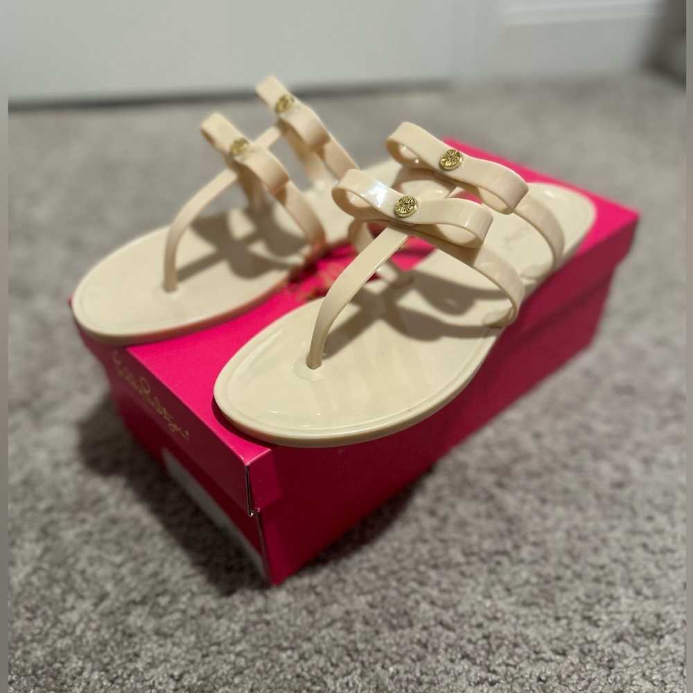 Lilly Pulitzer Harlow Jelly Sandals in Nude - Picture 2 of 10